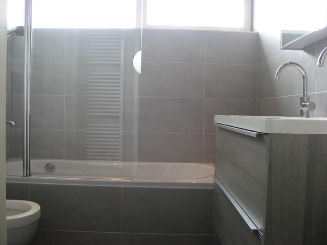 Badkamer installeren door ReWo & de Jong
